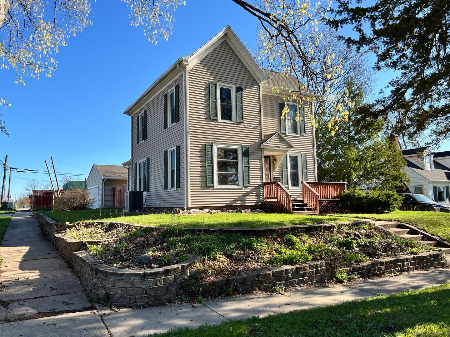 1323 W 2nd St 20 of 20