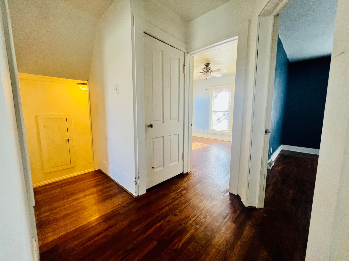 1323 W 2nd St 8 of 12