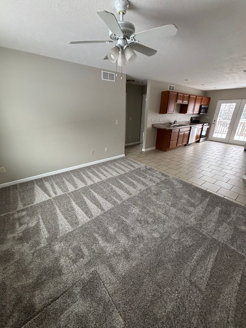 Sioux City Apartment: St Aubin