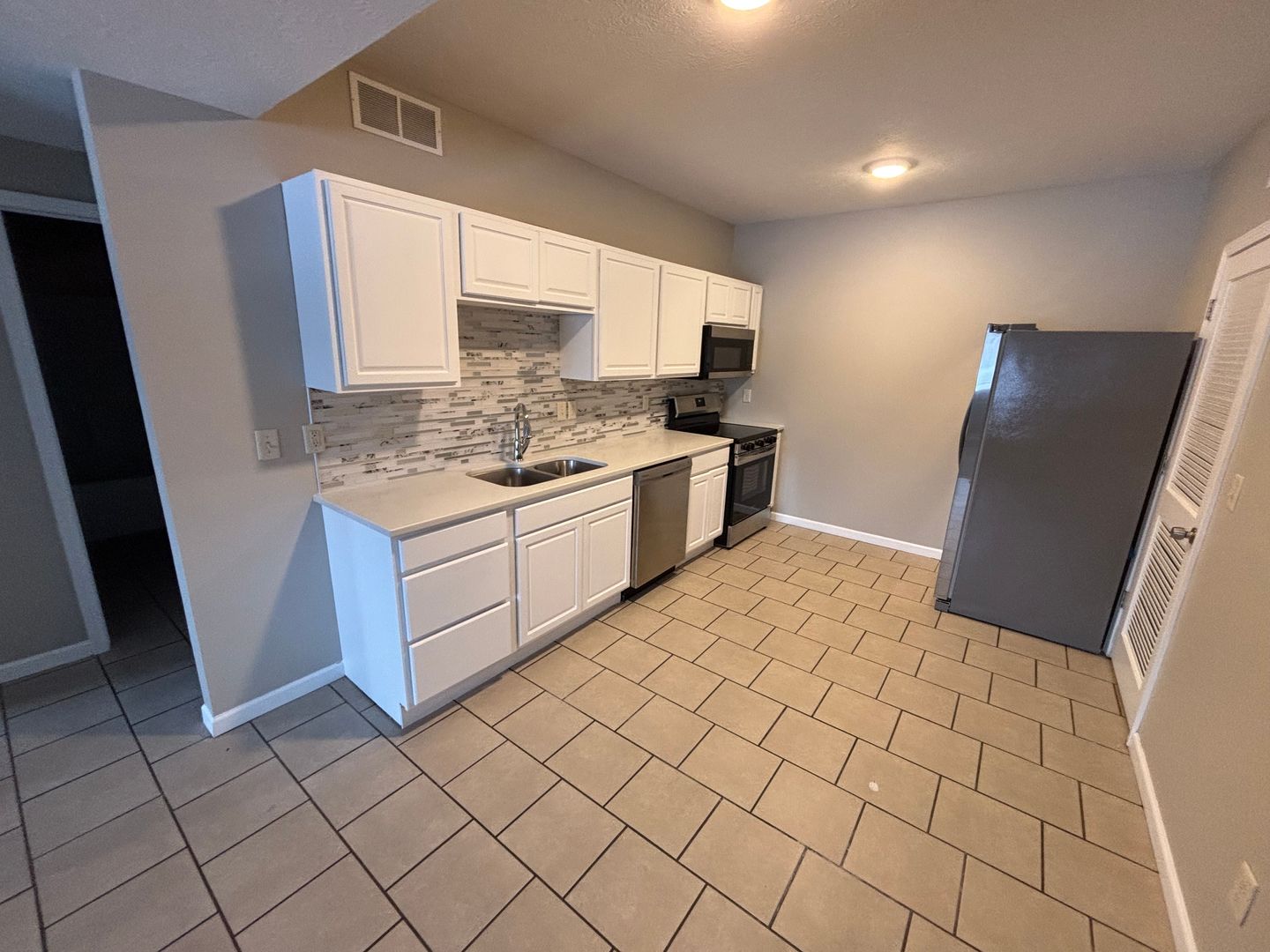 Sioux City Apartment: St Aubin