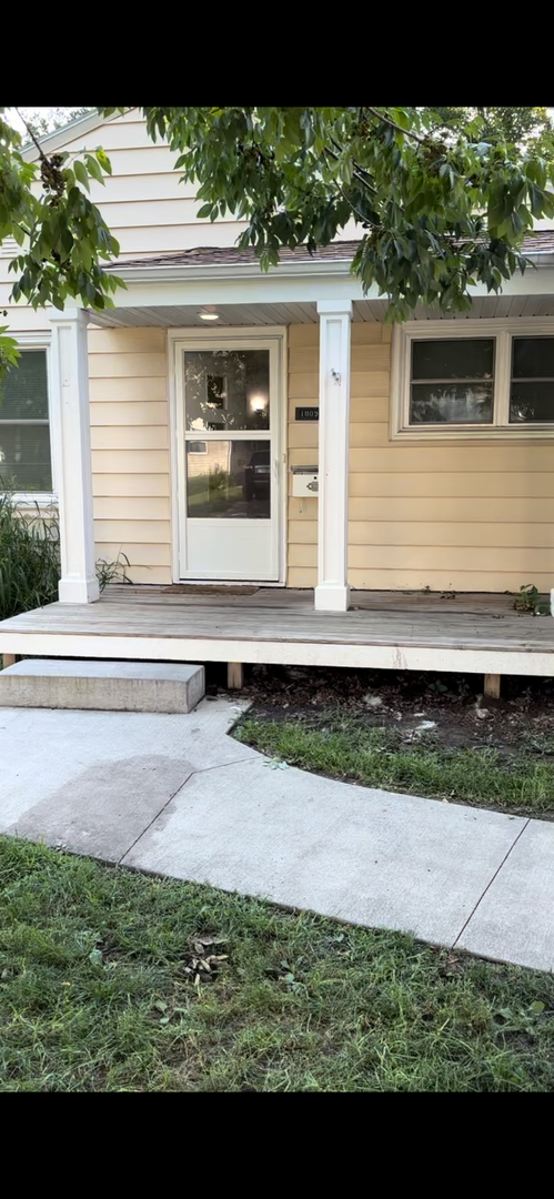 Sioux City Apartment: Clinton St.