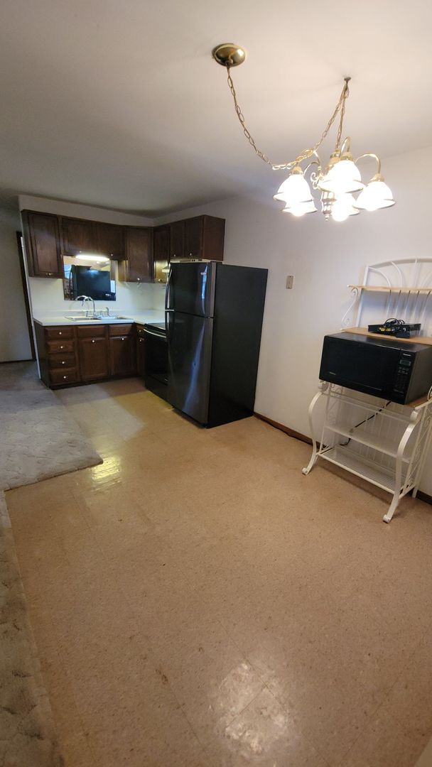 Lawton Apartment: 119 Maple St
