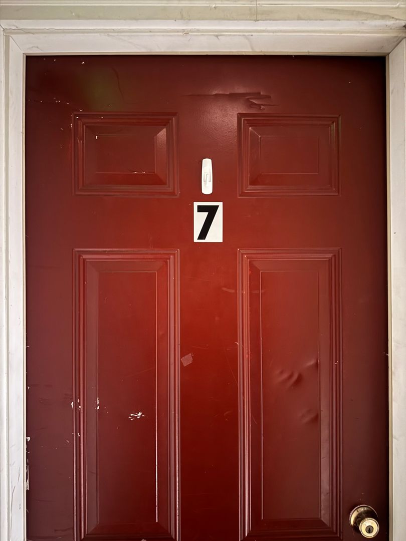 Carbondale Apartment: 1225 W Freeman