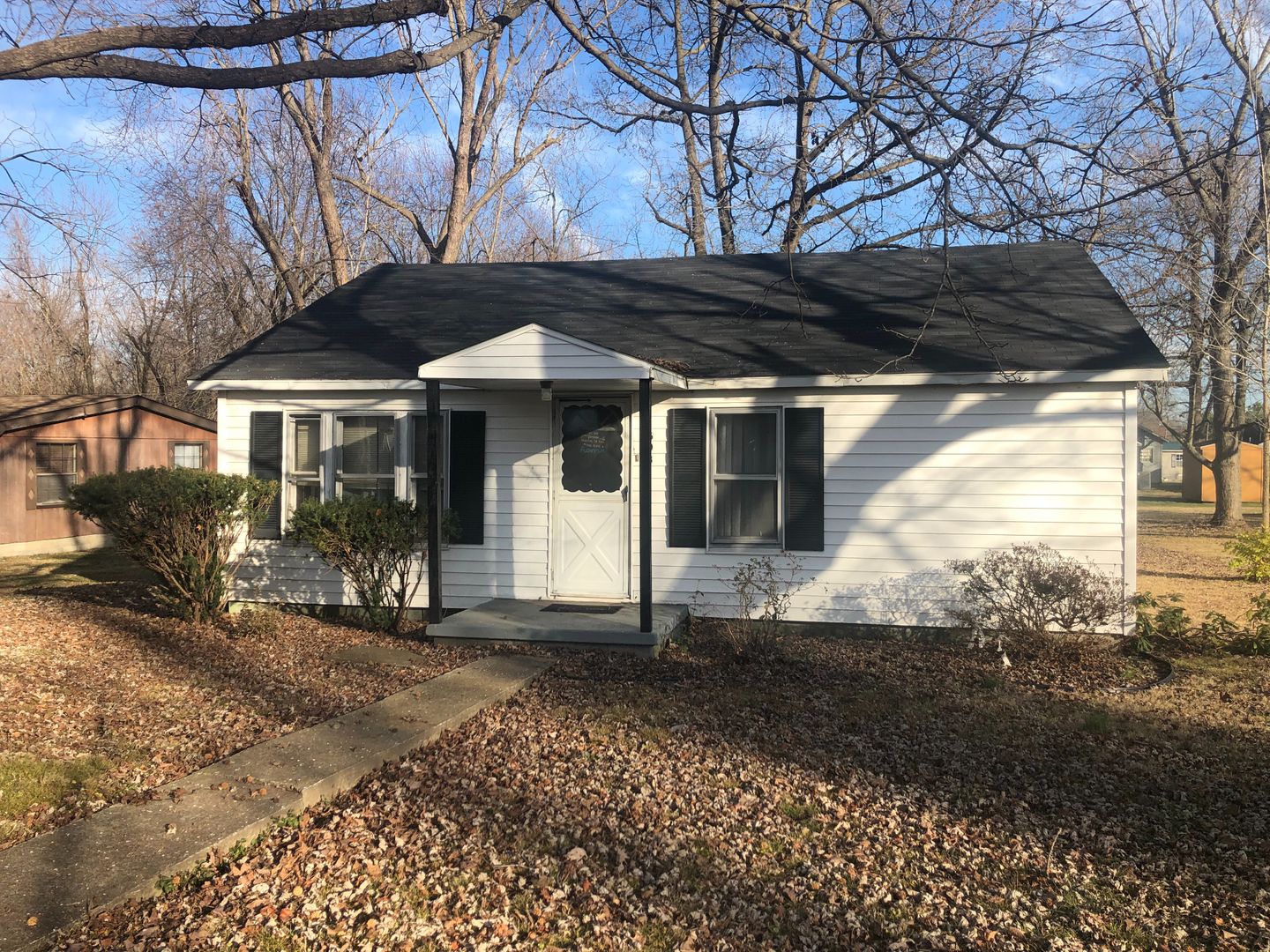 Cute 2 Bedroom Home in Herrin