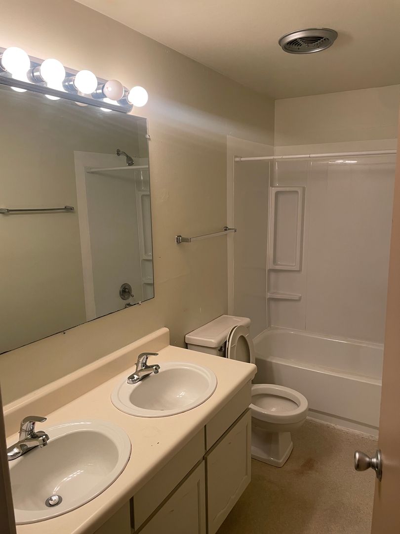 1207 S. Wall St. Carbondale IL 62901, Carbondale, IL 62901