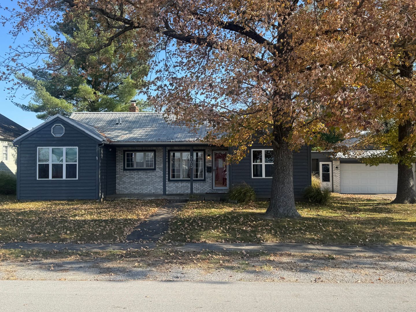 Marion House: 303 S 4th St