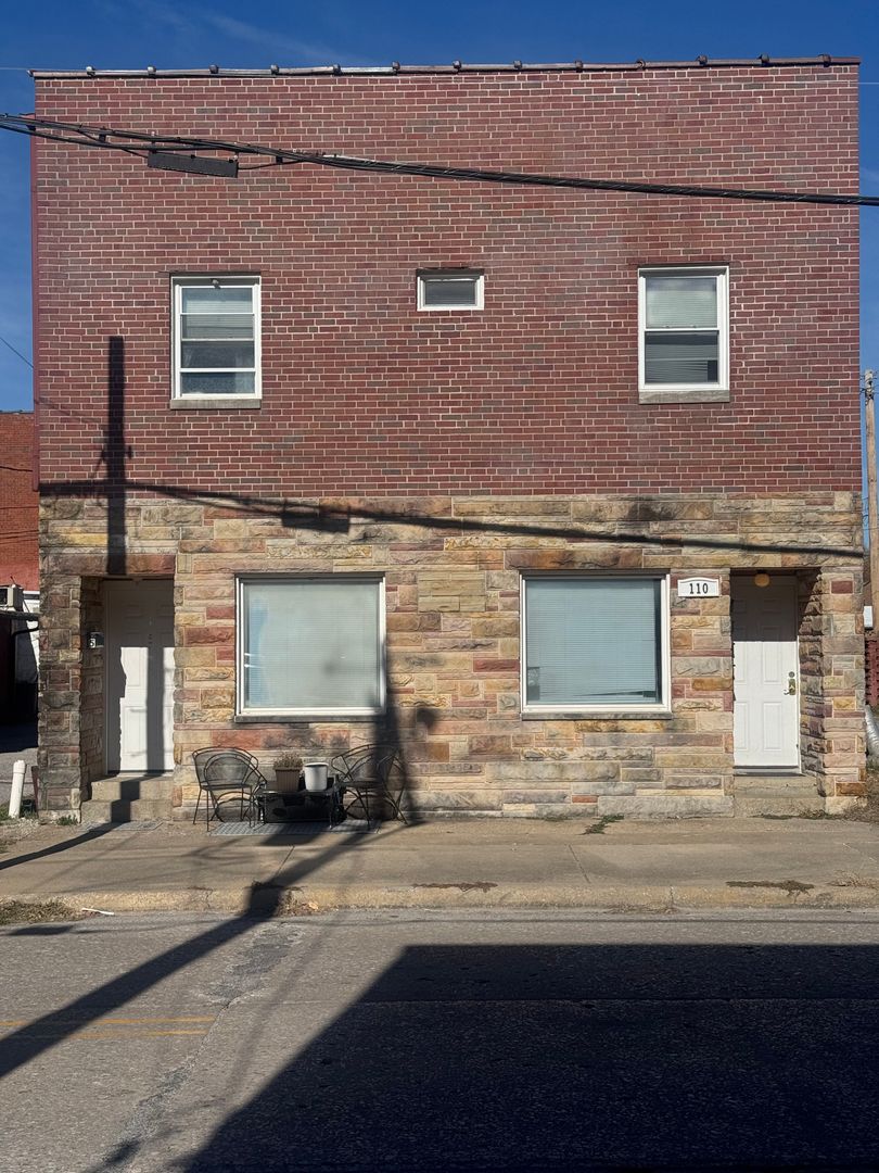 Carterville Apartment: 110 E. Illinois