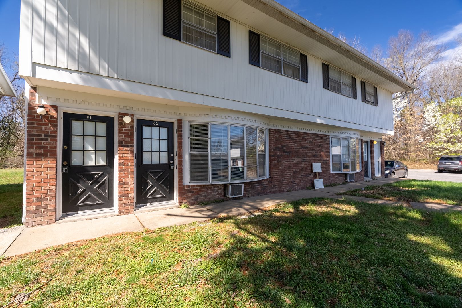 Carbondale Apartment: 400 N Westridge