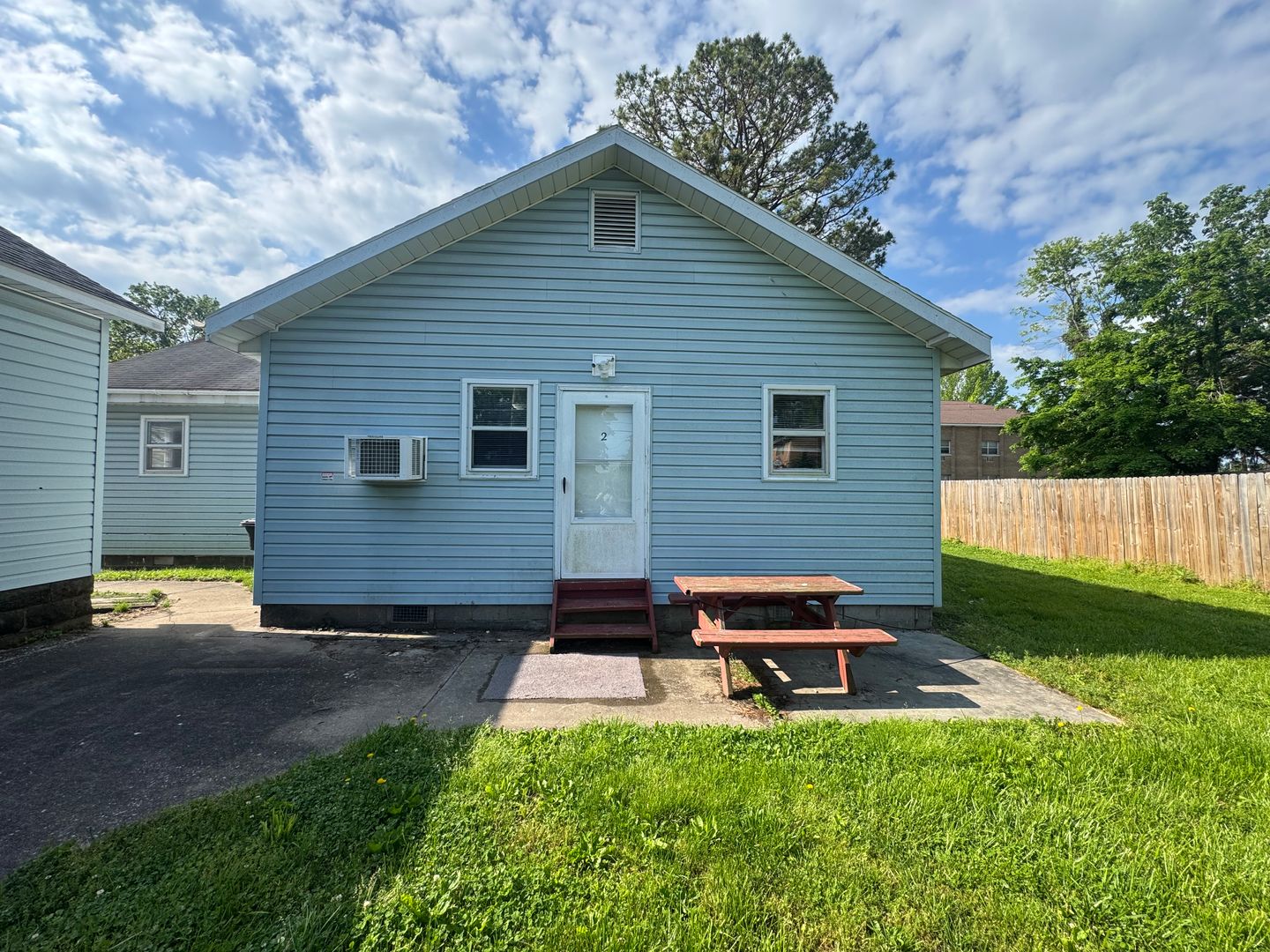 Carbondale Apartment: 319 E. College