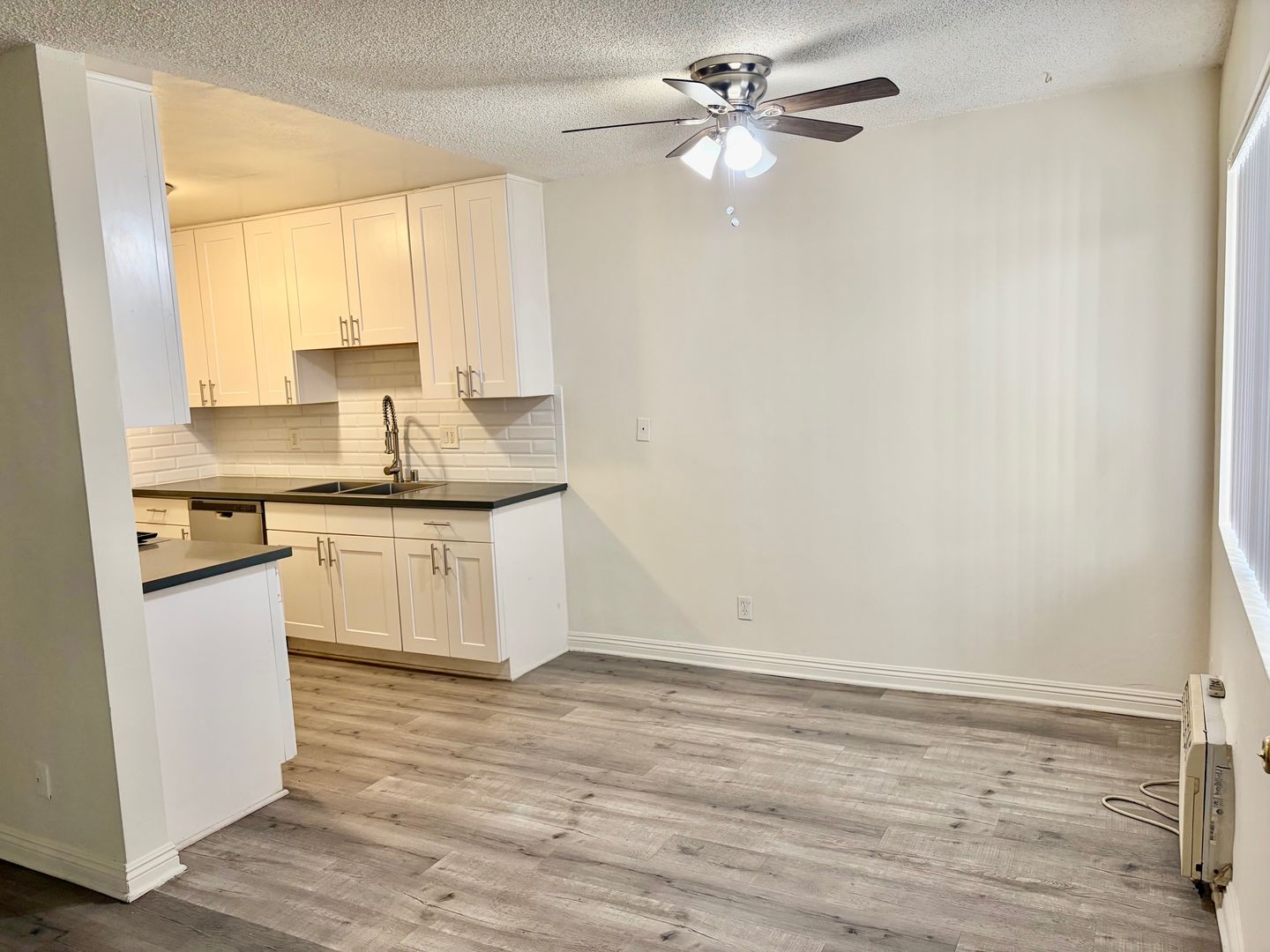 West Hollywood Apartment: 7530 Hampton Ave
