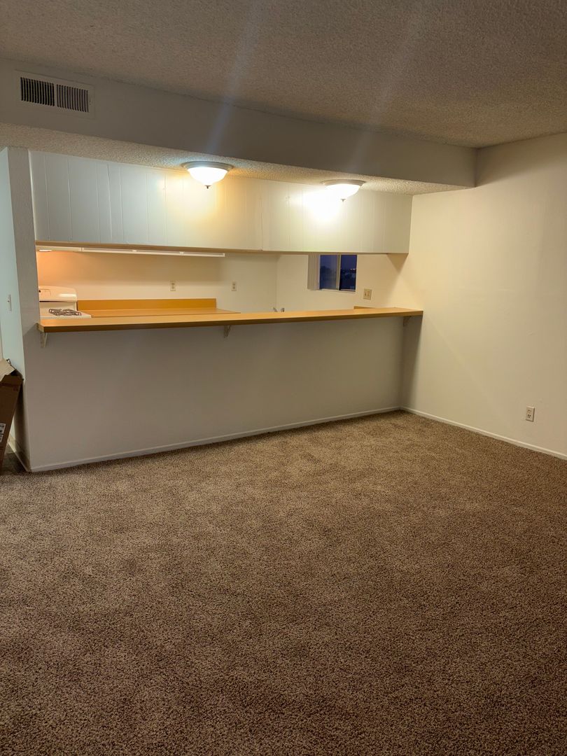 Montebello Apartment: 633 N. Taylor Ave.