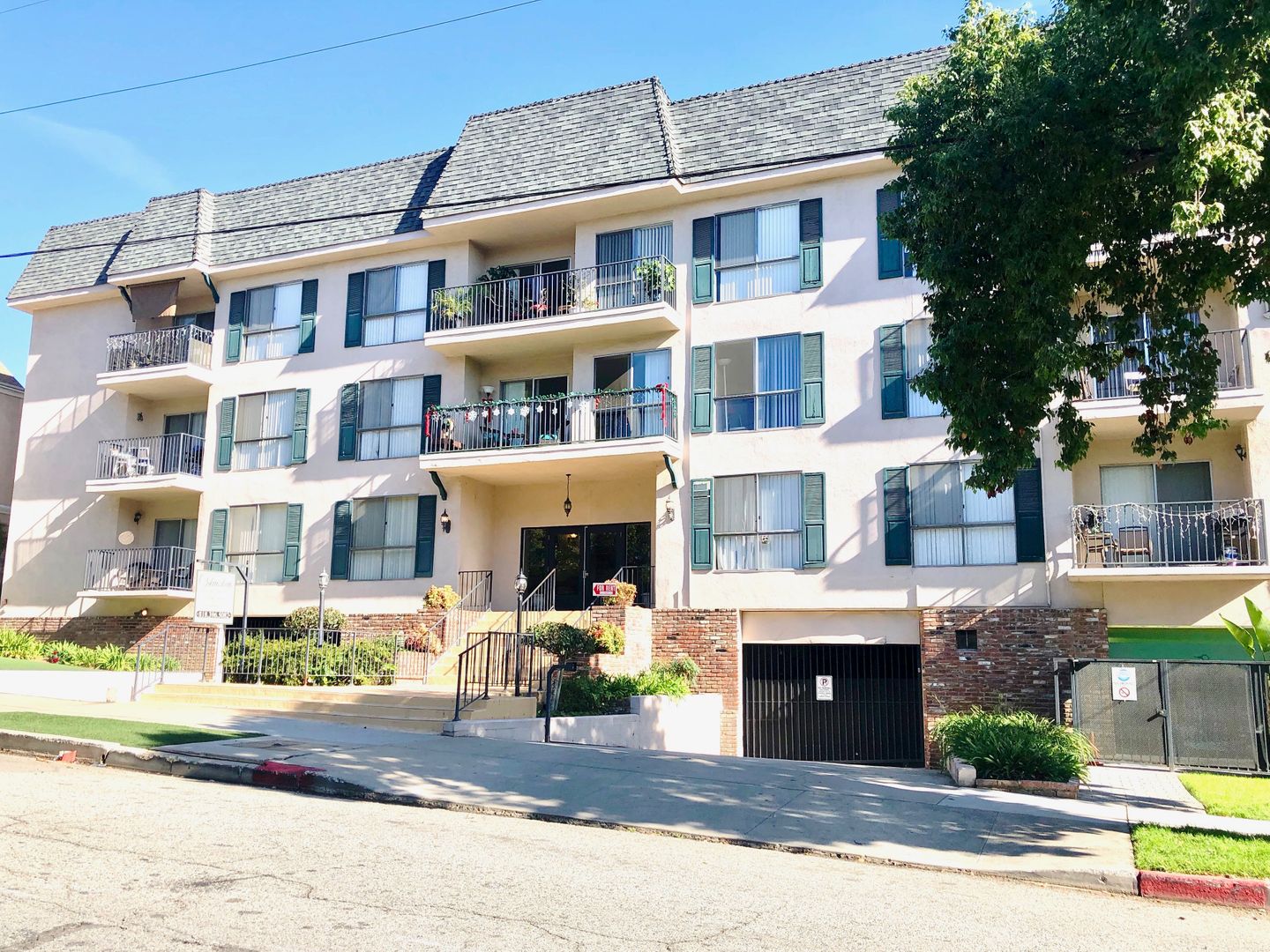 Glendale Apartment: 1306 N Columbus Ave.