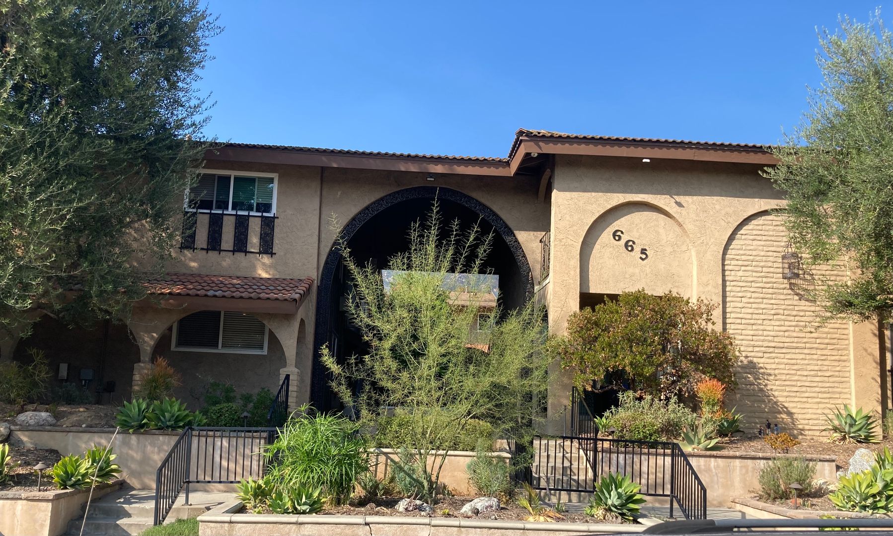 Sierra Madre Apartment: 665 W. Sierra Madre Blvd.