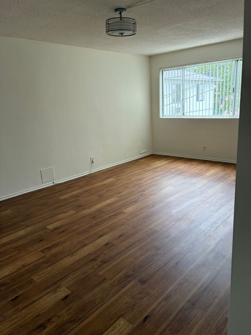 Glendale Apartment: 124 N. Adams Street