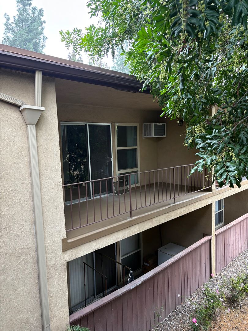 Arcadia Apartment: 602 Fairview Ave.