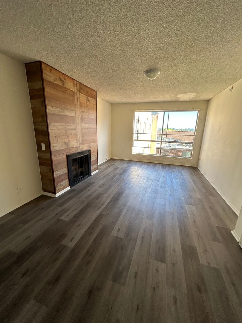 Glendale Apartment: 300 N. Cedar Street