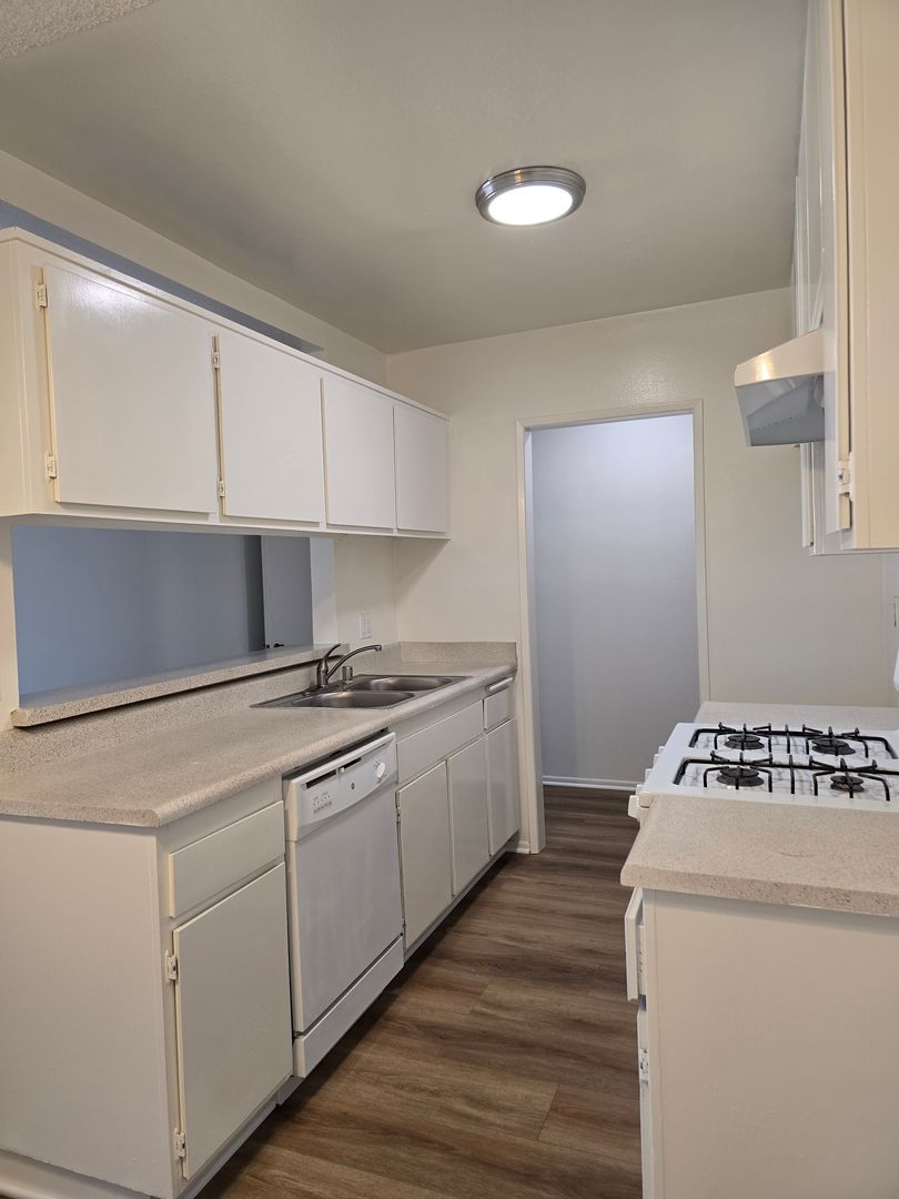 Glendale Apartment: 801 E Palmer Ave