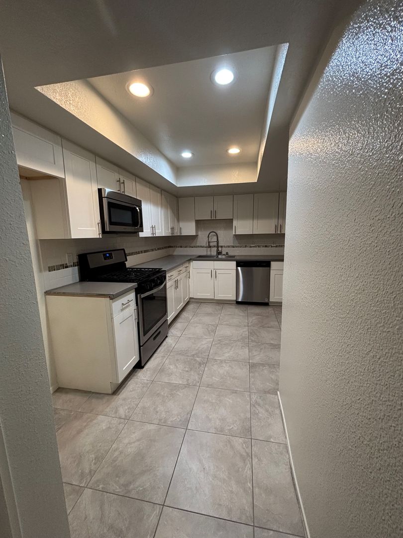 Glendale Apartment: 1219 N. Columbus Ave.