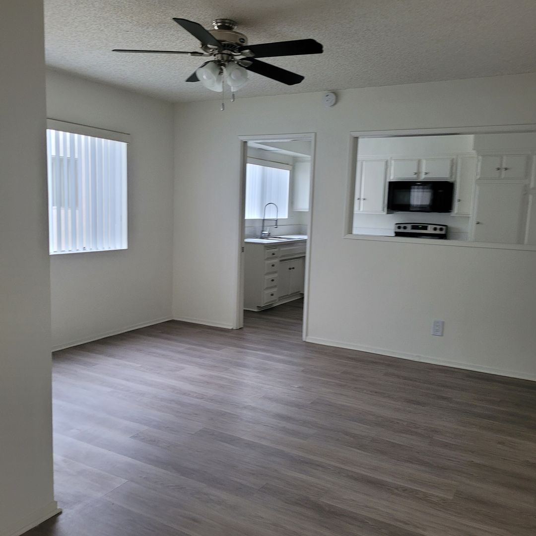 Redlands Apartment: 475 E Cypress Ave.