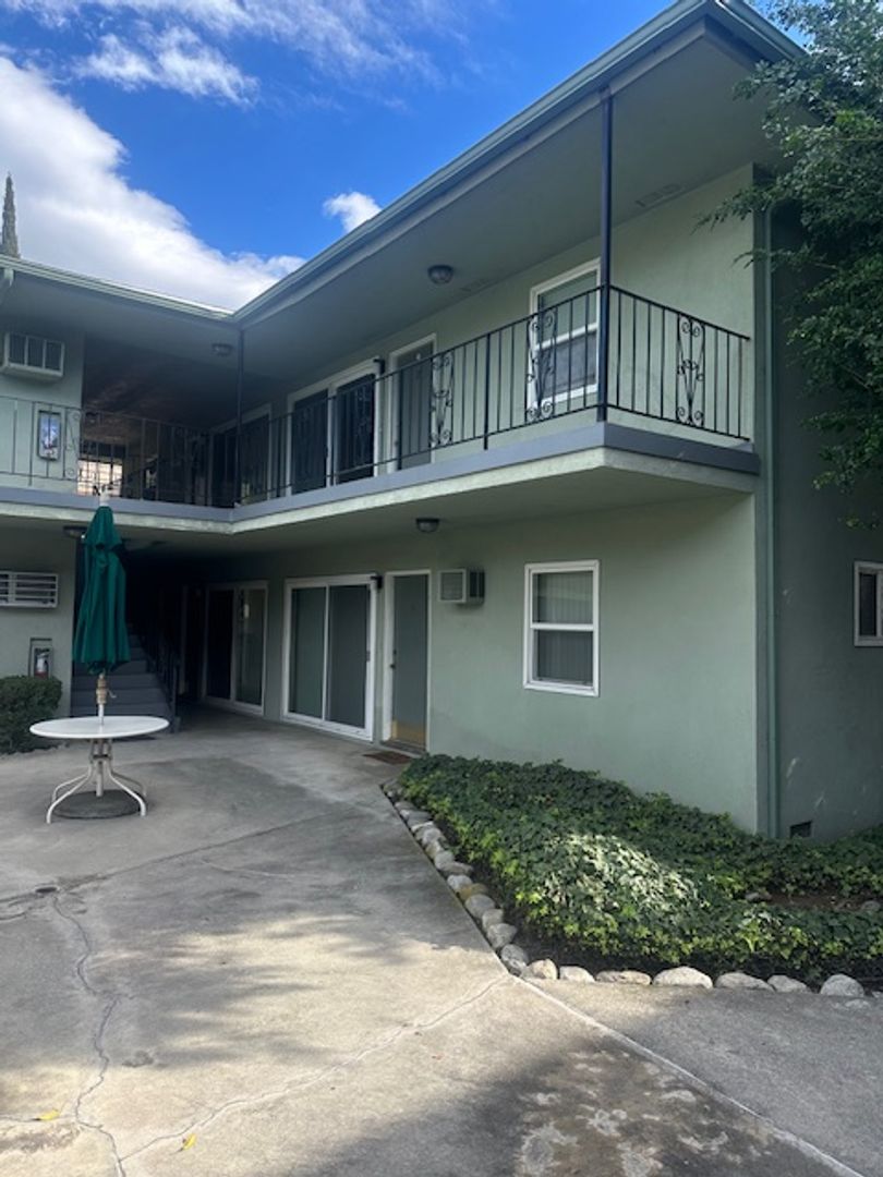 Arcadia Apartment: 1119 Arcadia Ave