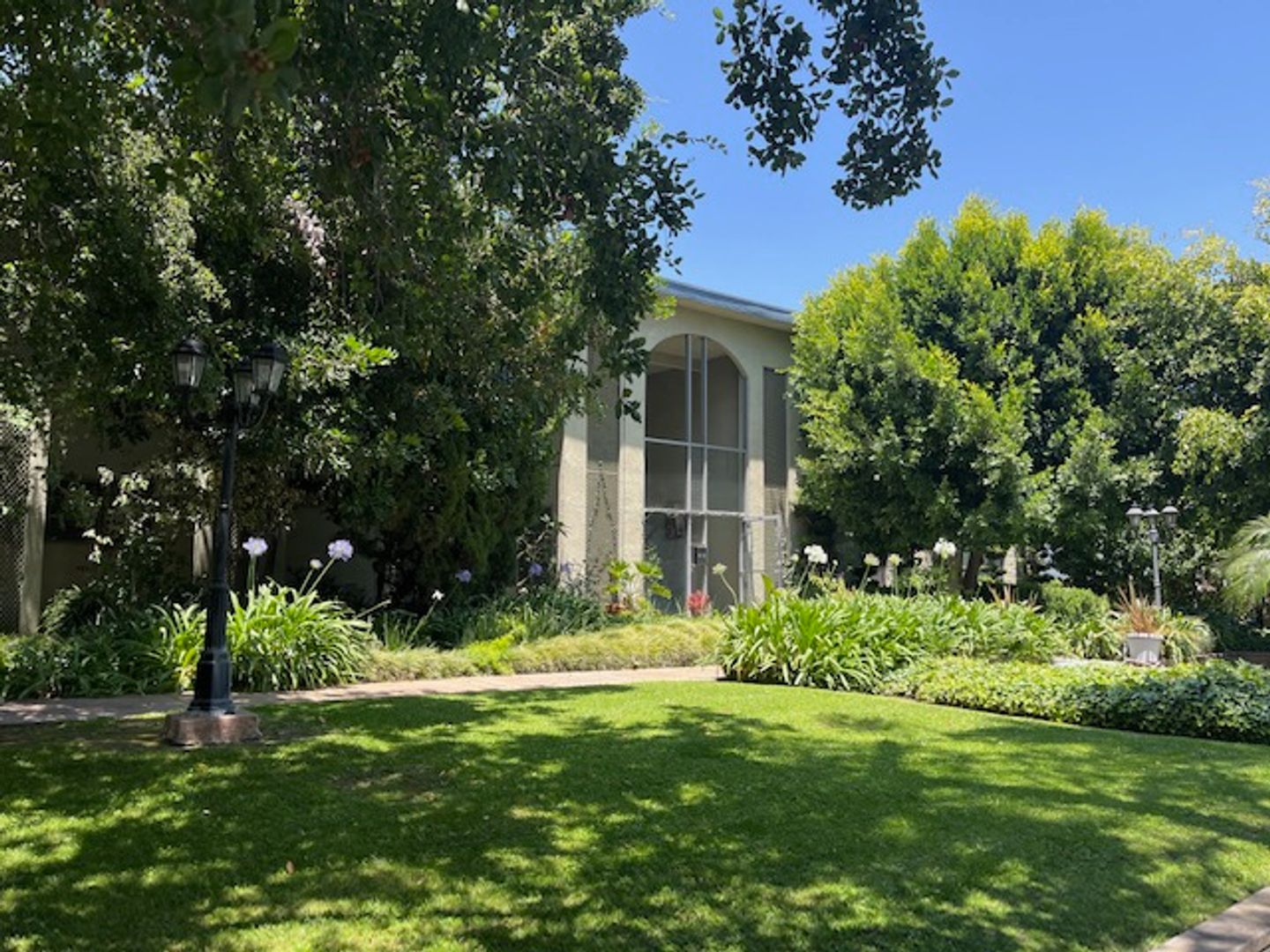 Arcadia Apartment: 933 Arcadia Ave