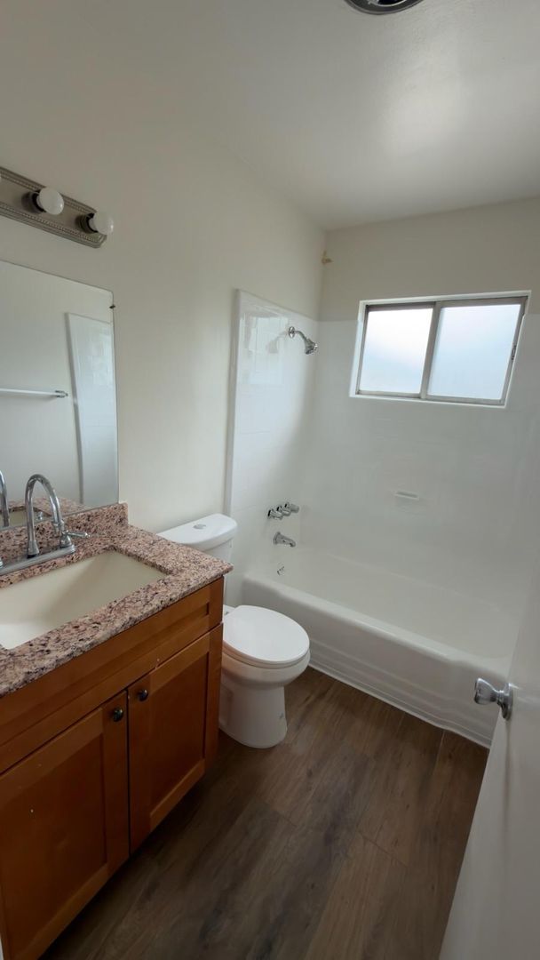 West Hollywood Apartment: 1131 N. Fuller Ave.