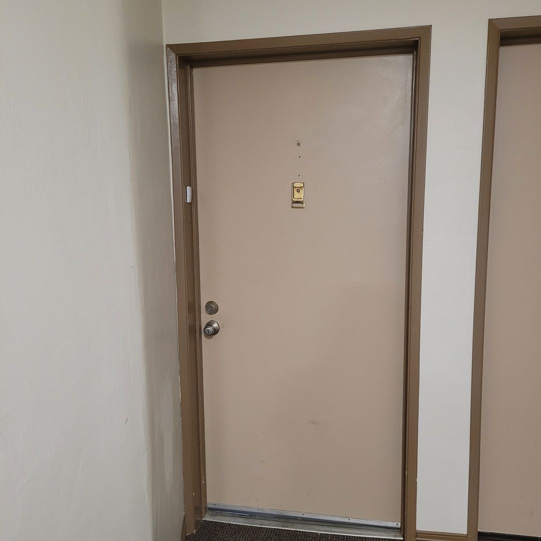 Redlands Apartment: 475 E Cypress Ave.
