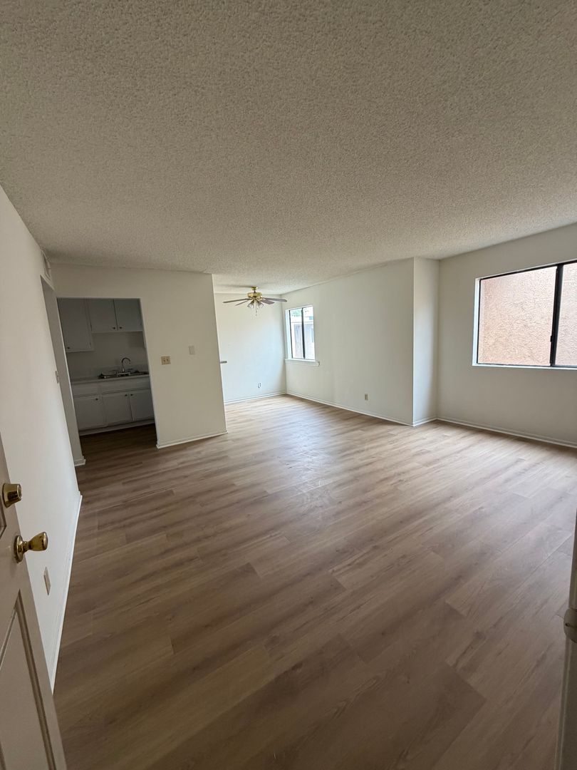Glendale Apartment: 1500 E. Wilson Ave
