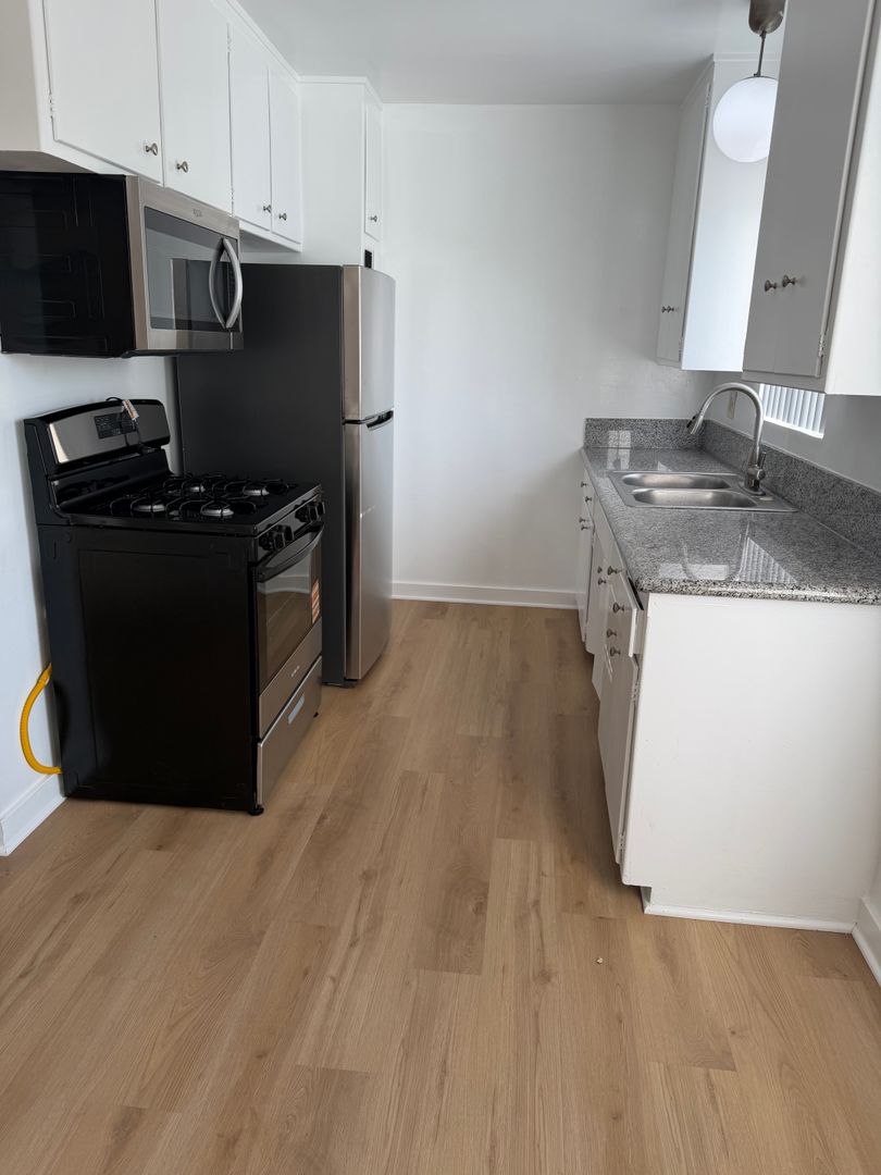 Glendale Apartment: 712 E Windsor Rd
