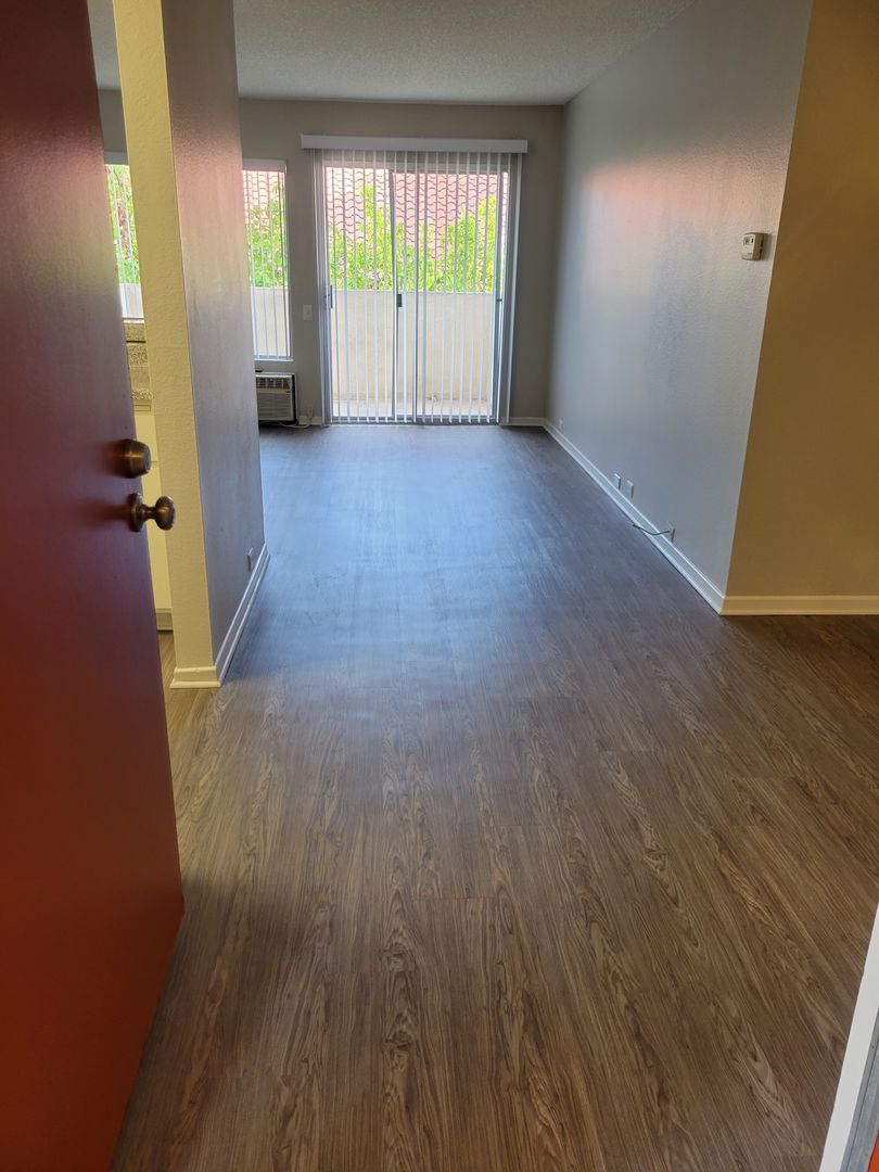 Buena Park Apartment: 6400 Lincoln Ave.