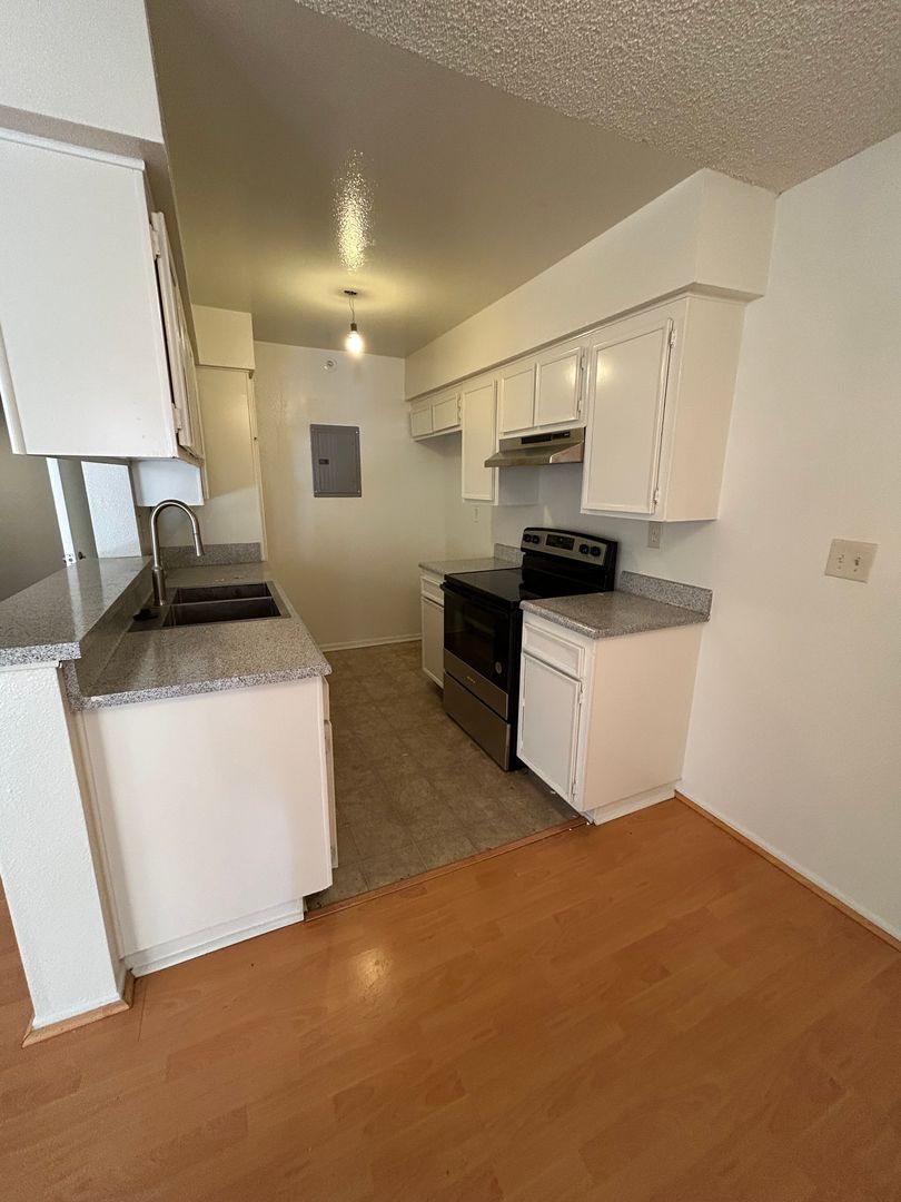 Glendale Apartment: 300 N. Cedar Street