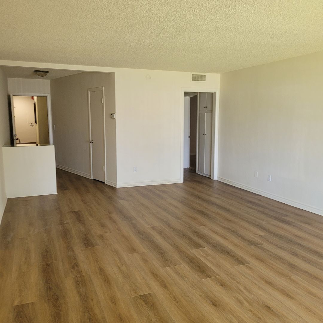 Redlands Apartment: 475 E Cypress Ave.