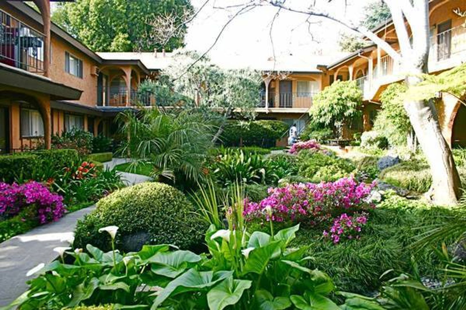 Monrovia Apartment: 1219 S. Alta Vista Ave.