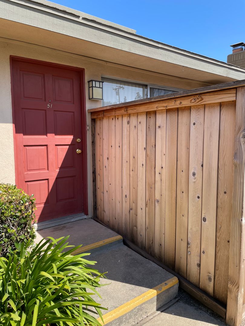 Tustin Apartment: 1260-1280 Walnut Ave