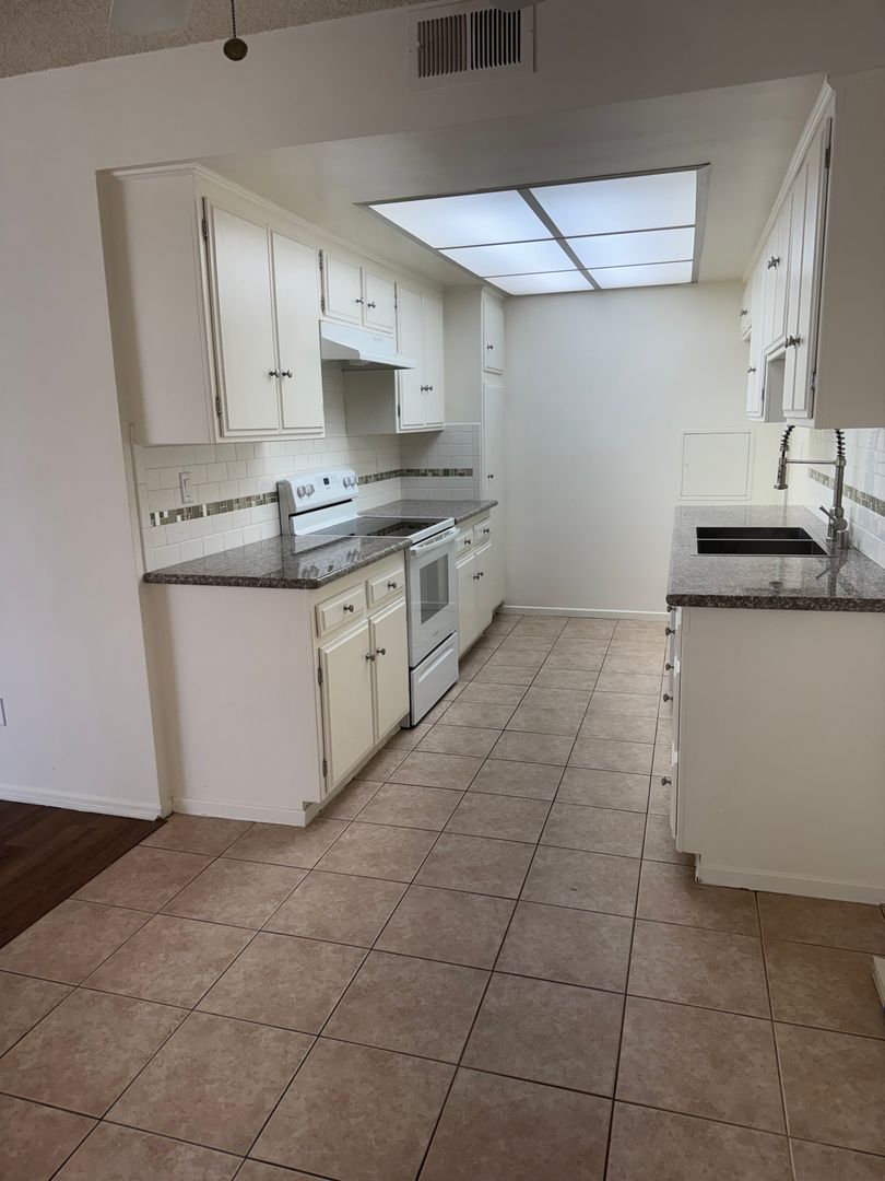 Glendale Apartment: 303 N. Jackson Street