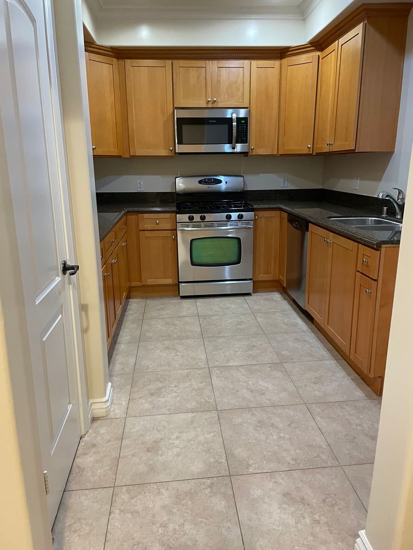 Glendale Apartment: 525 N. Adams Street