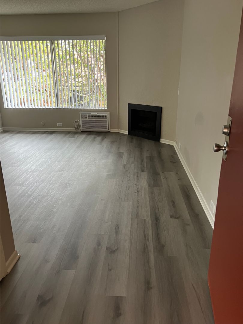 Buena Park Apartment: 6400 Lincoln Ave.