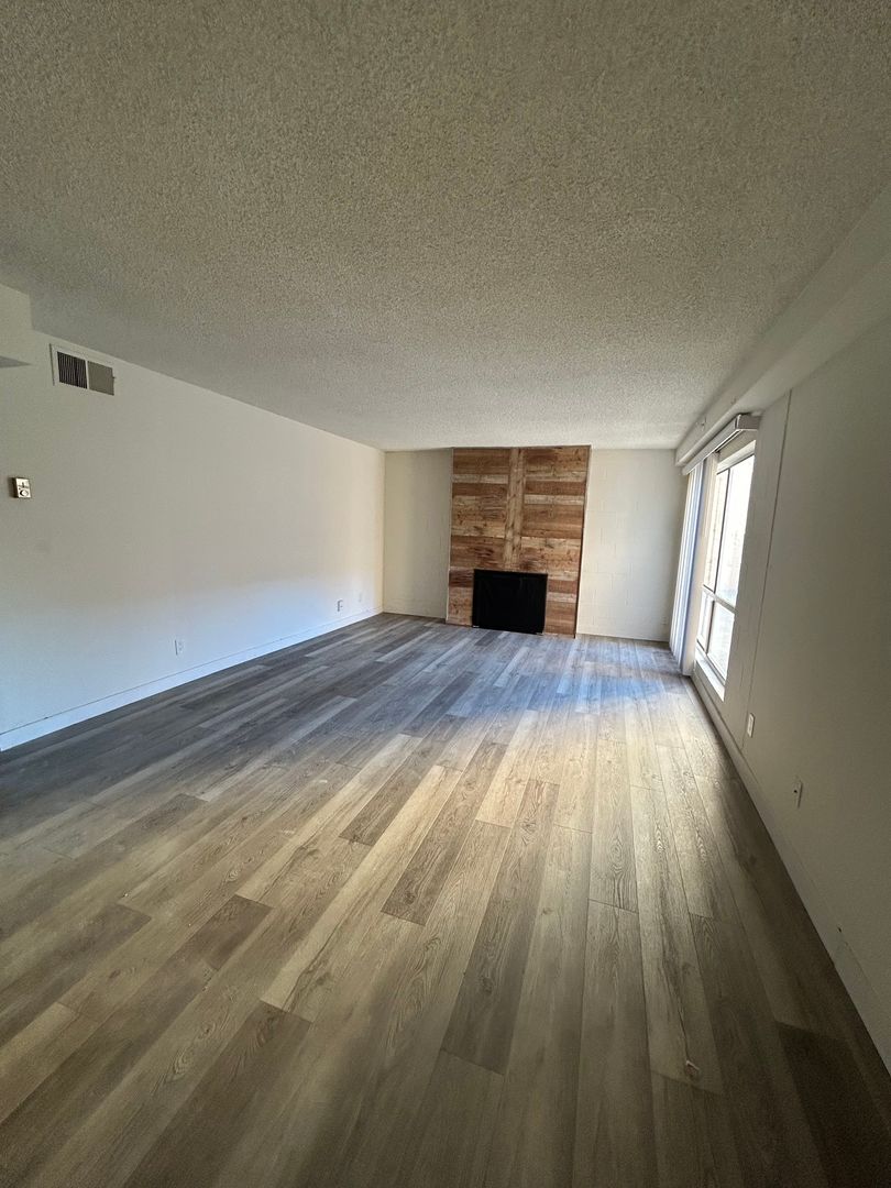 Glendale Apartment: 300 N. Cedar Street