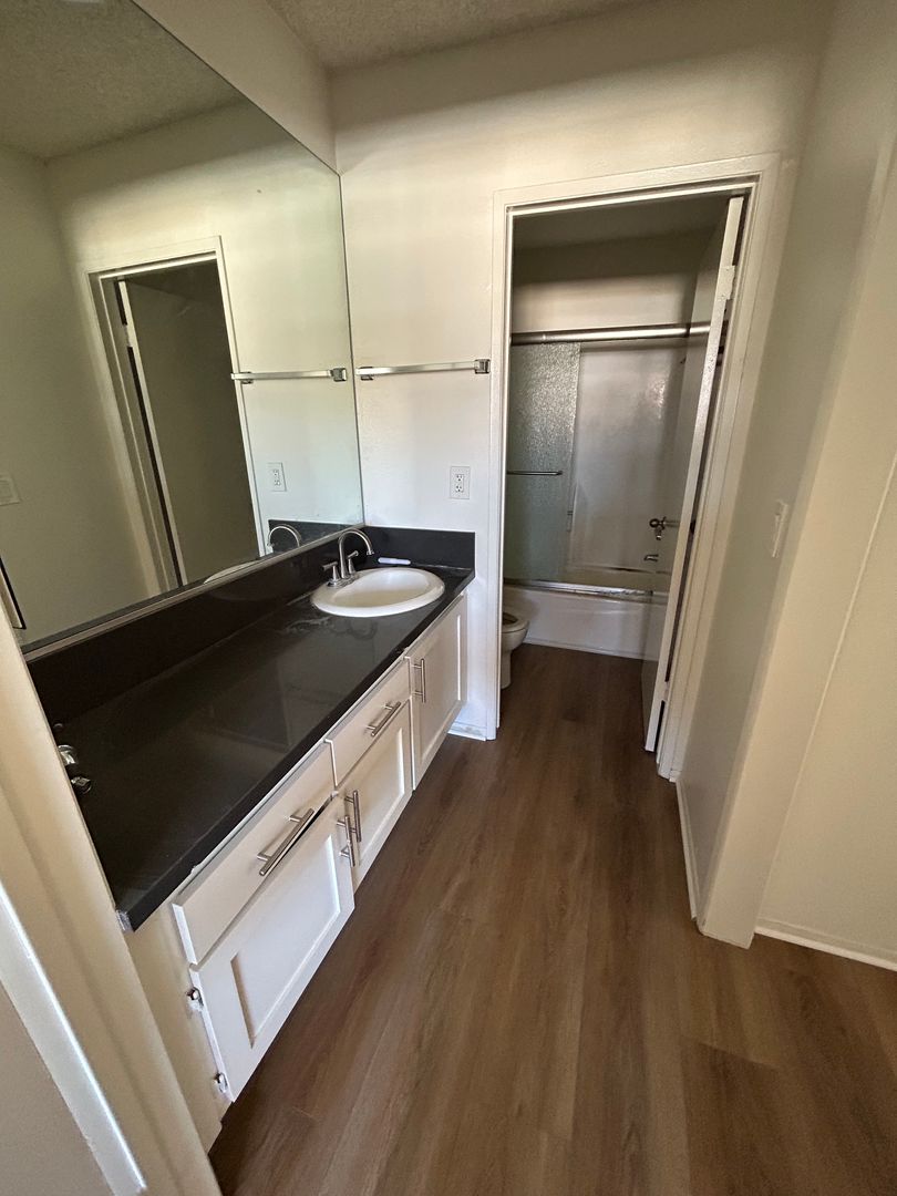 Glendale Apartment: 300 N. Cedar Street