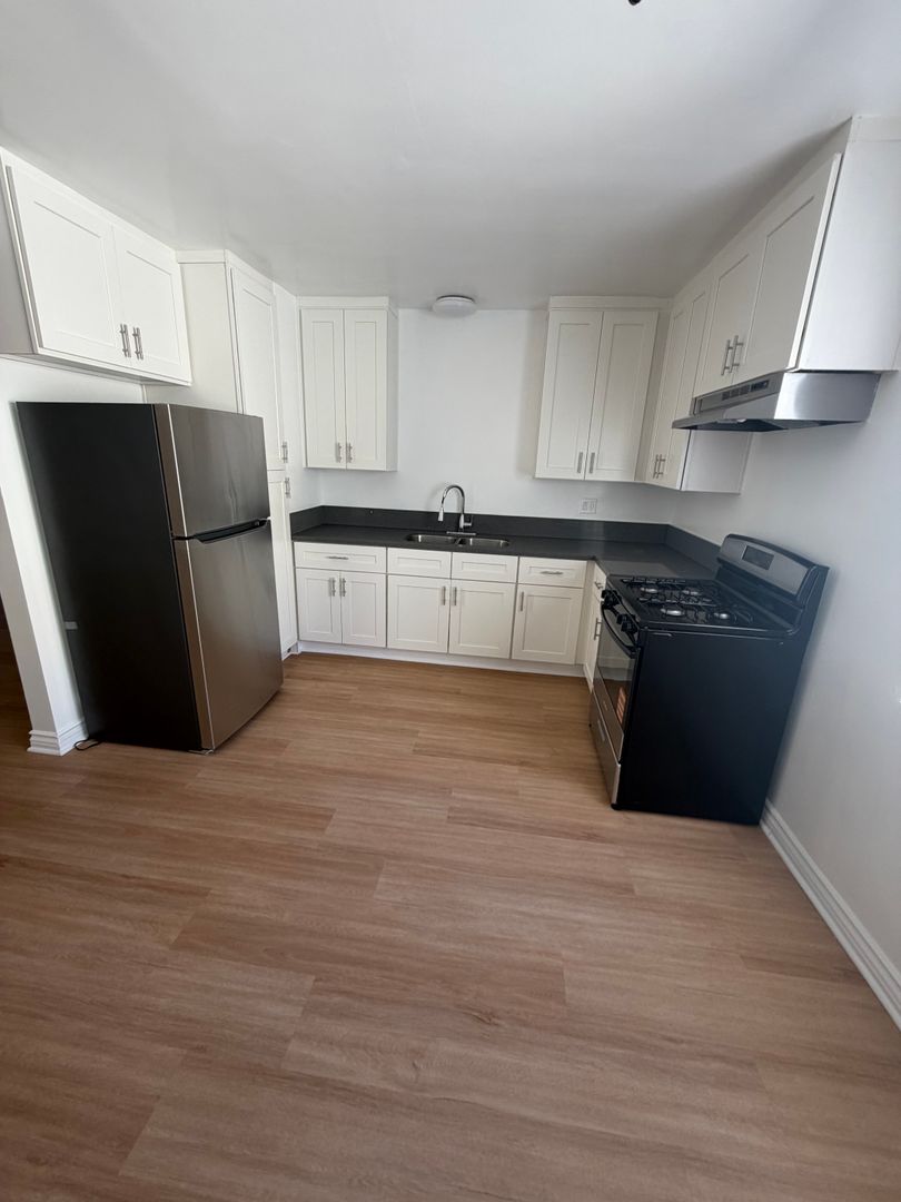 Glendale Apartment: 712 E Windsor Rd
