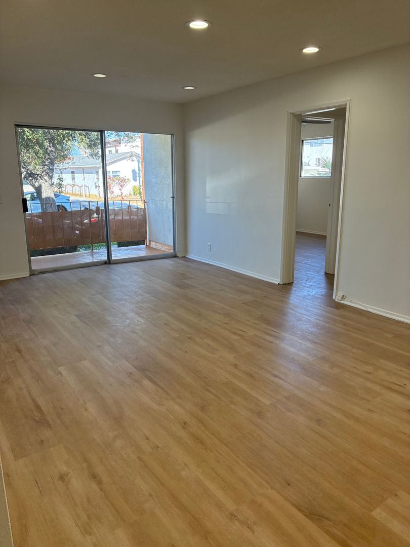 Glendale Apartment: 124 N. Adams Street