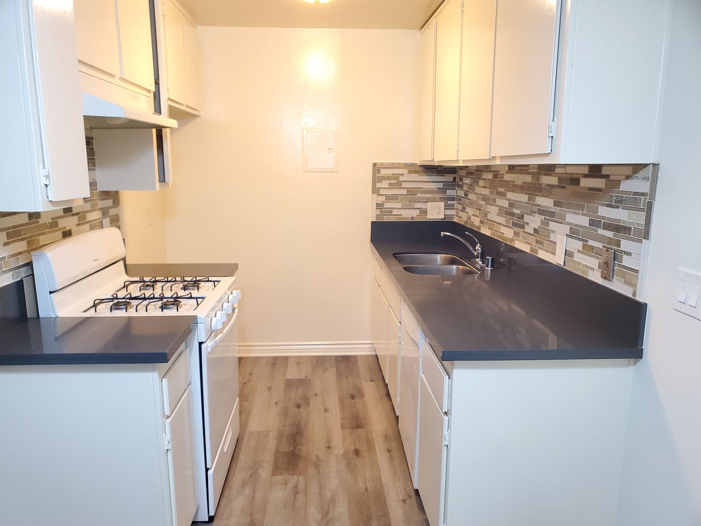 Glendale Apartment: 801 E Palmer Ave