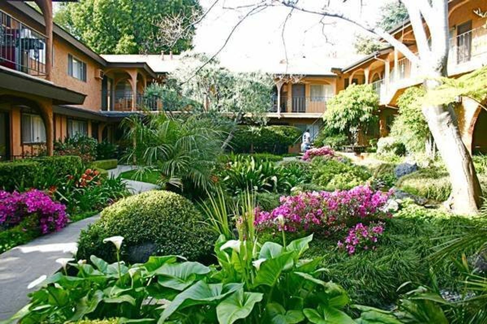 Monrovia Apartment: 1219 S. Alta Vista Ave.