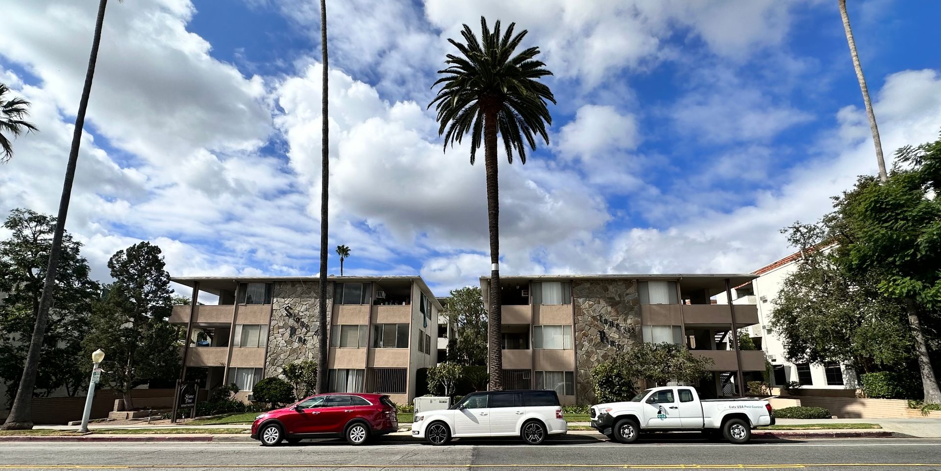 Pasadena Apartment: 385-395 S. Los Robles Ave.