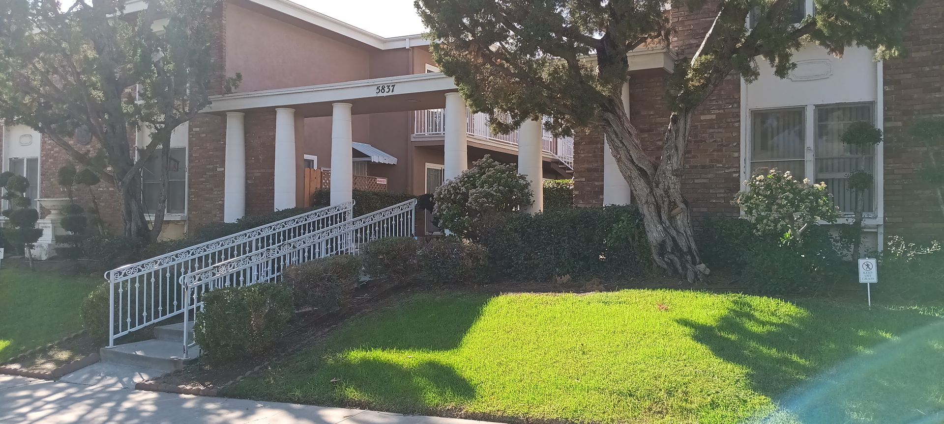 Whittier Apartment: 5827 5829 5837 Comstock Ave