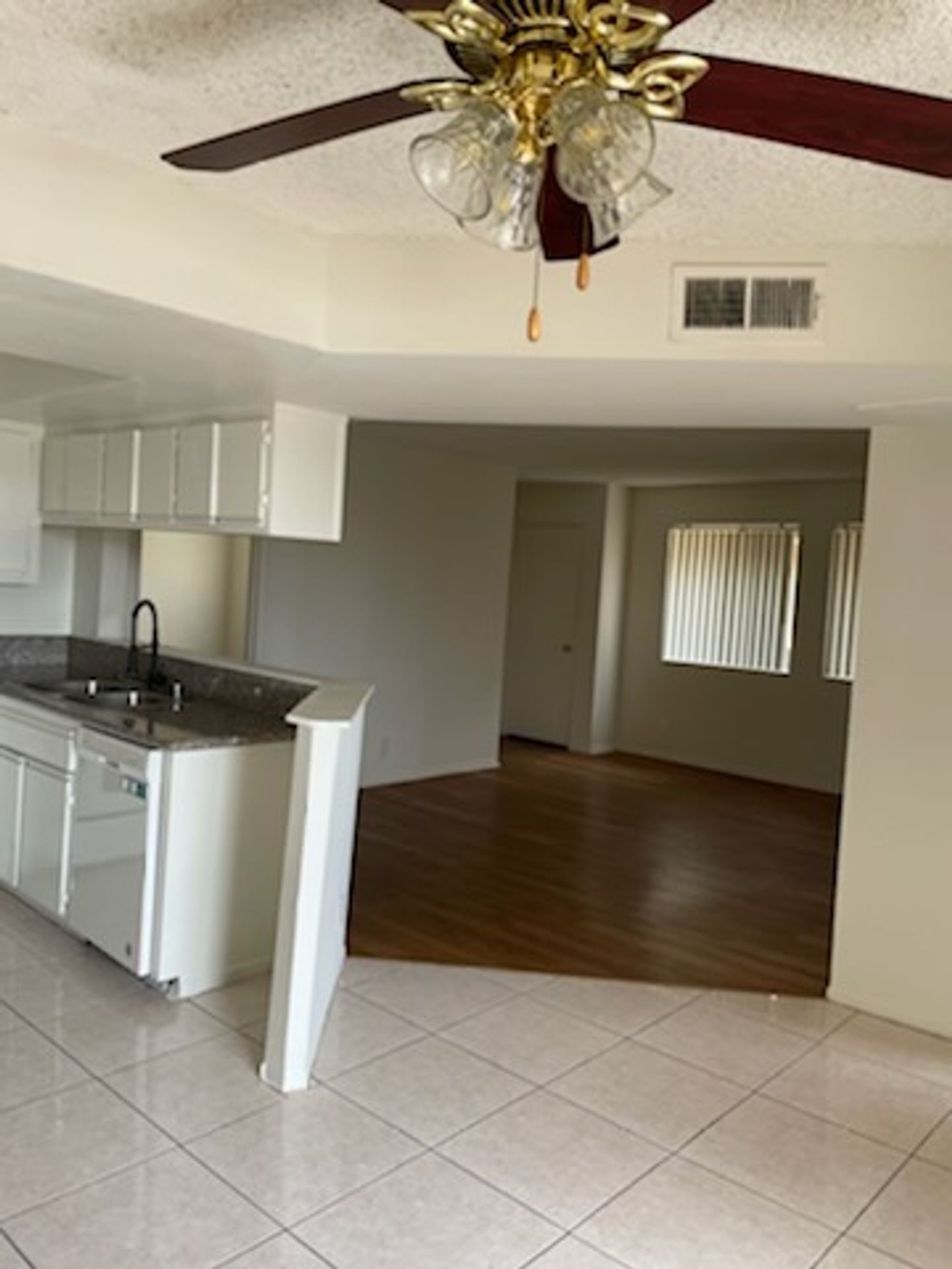 Glendale Apartment: 811 Orange Grove Ave.