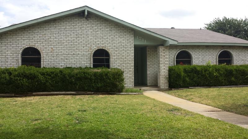 Plano House: 1711 W. Spring Creek Parkway