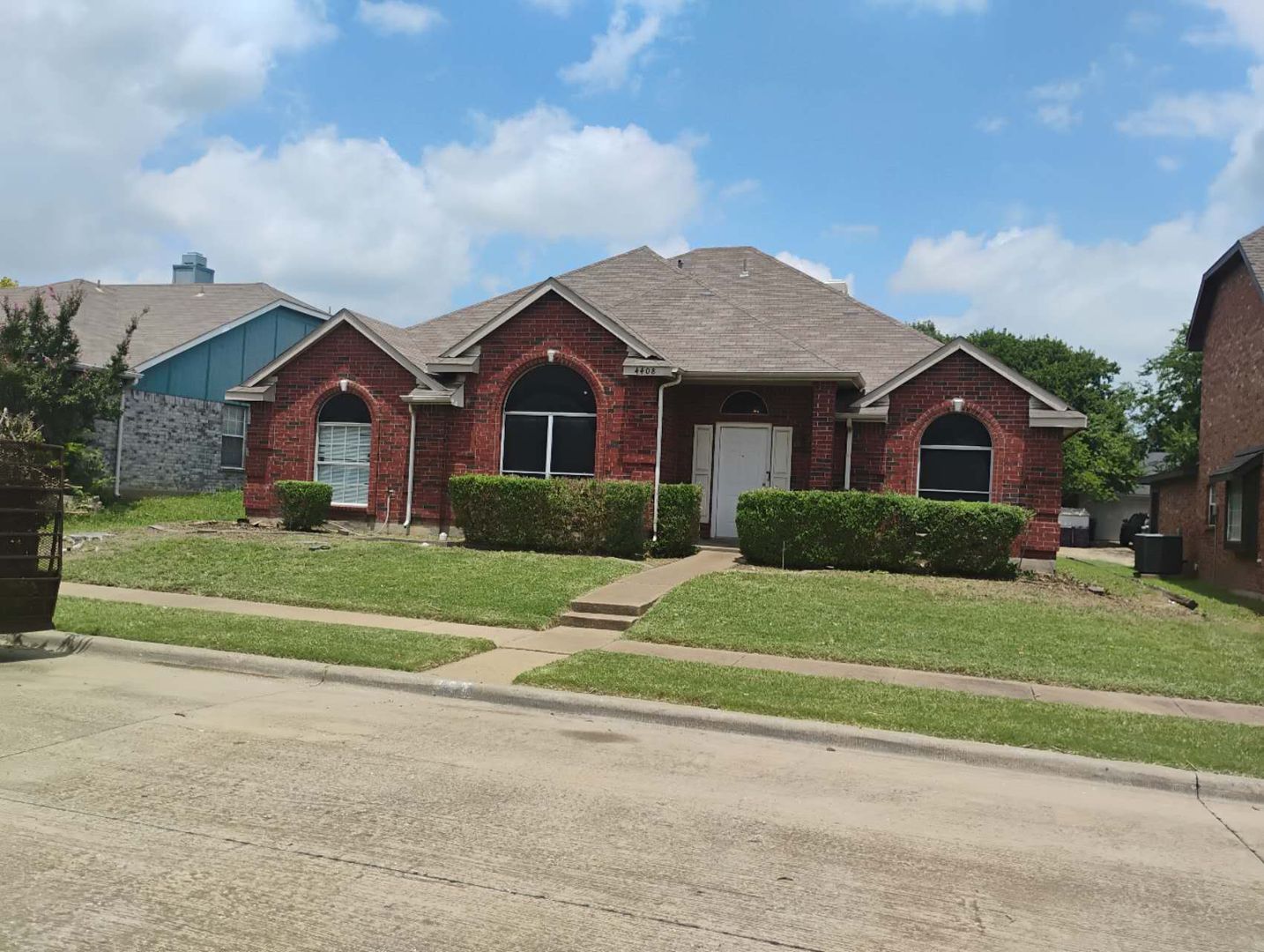 McKinney House: 4408 San Mateo Lane