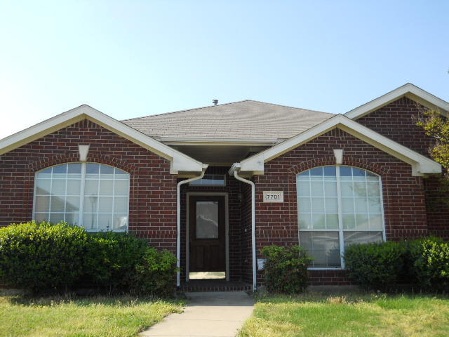 Rowlett House: 7701 Tidewater Dr