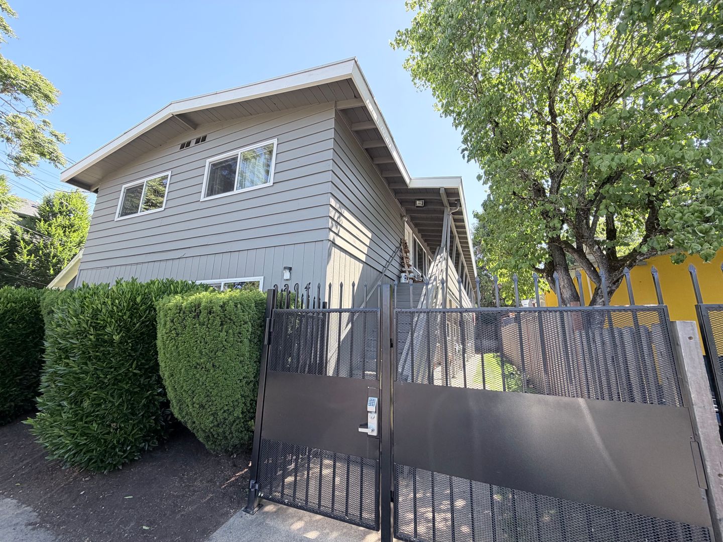Portland Apartment: 2204 SE 50th Ave